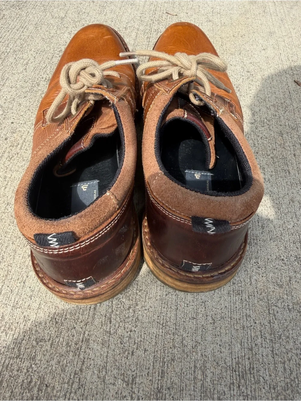 Men's Tan Leather Derby Shoes with Contrast Laces